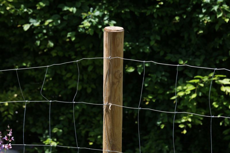 Fence Post Replacement Costs — Cost of Fence Post Replacement